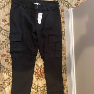 Olivaceous black cargo pants